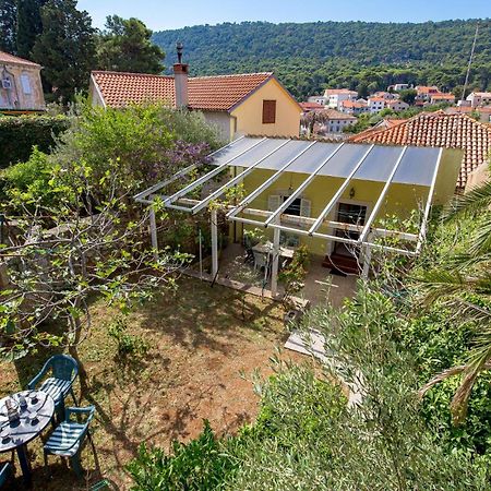 Lovely Apartment In Veli Losinj With Kitchen Exterior photo